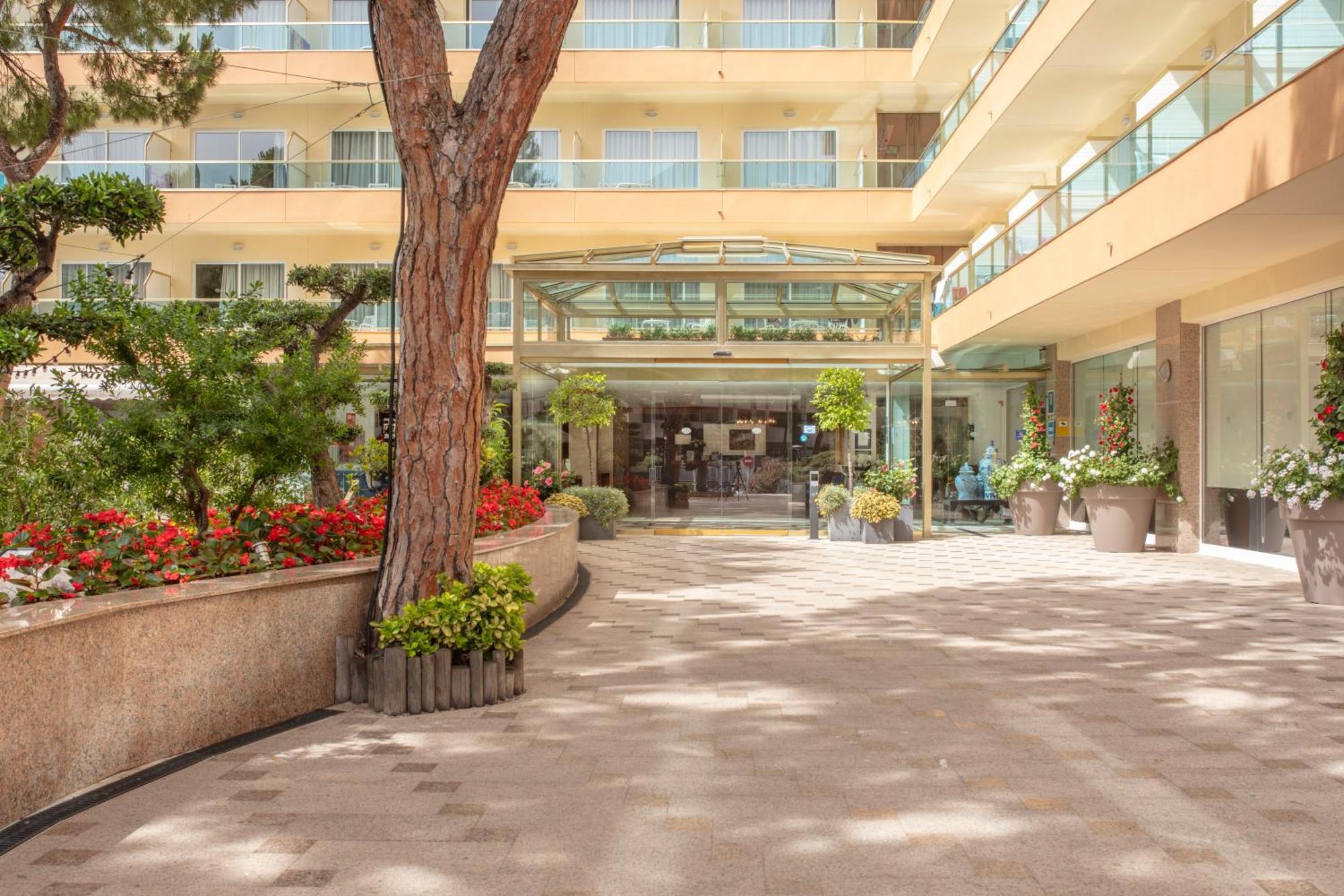 Hotel Las Vegas Salou Bagian luar foto